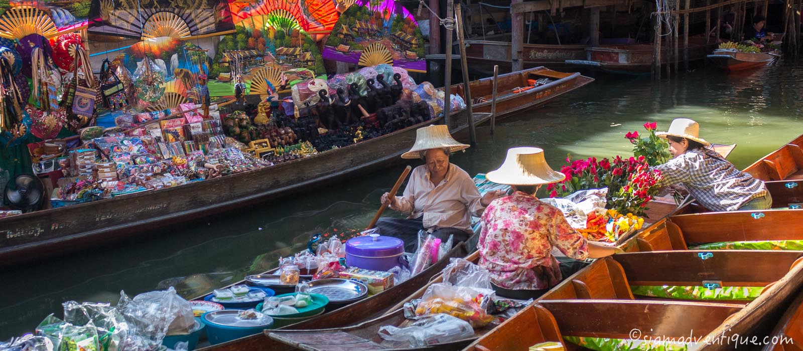 Damnoen Saduak Floating Market